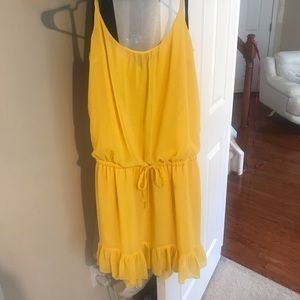 Bebe ruffle dress yellow